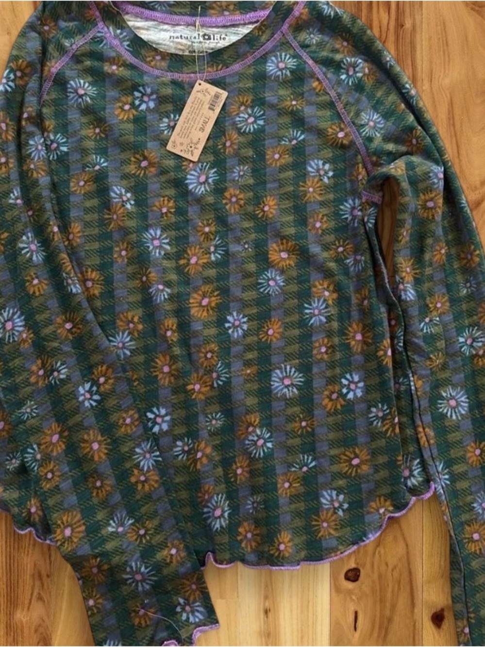 NATURAL LIFE Green Plaid Daisy-Print Long Sleeve Top with Purple Trim